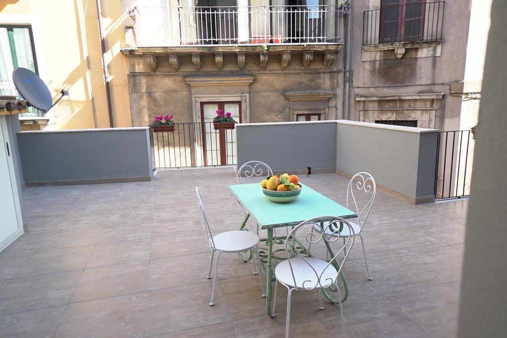 Palazzo Clarenza Di San Domenico Villa Катания Екстериор снимка